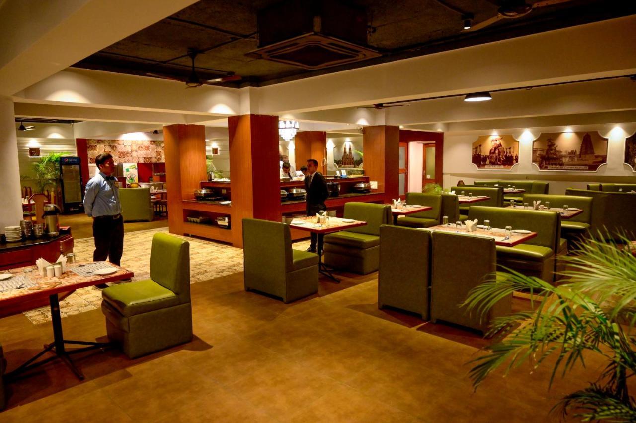 Maya'S Kings Kourt Mysore Exterior photo