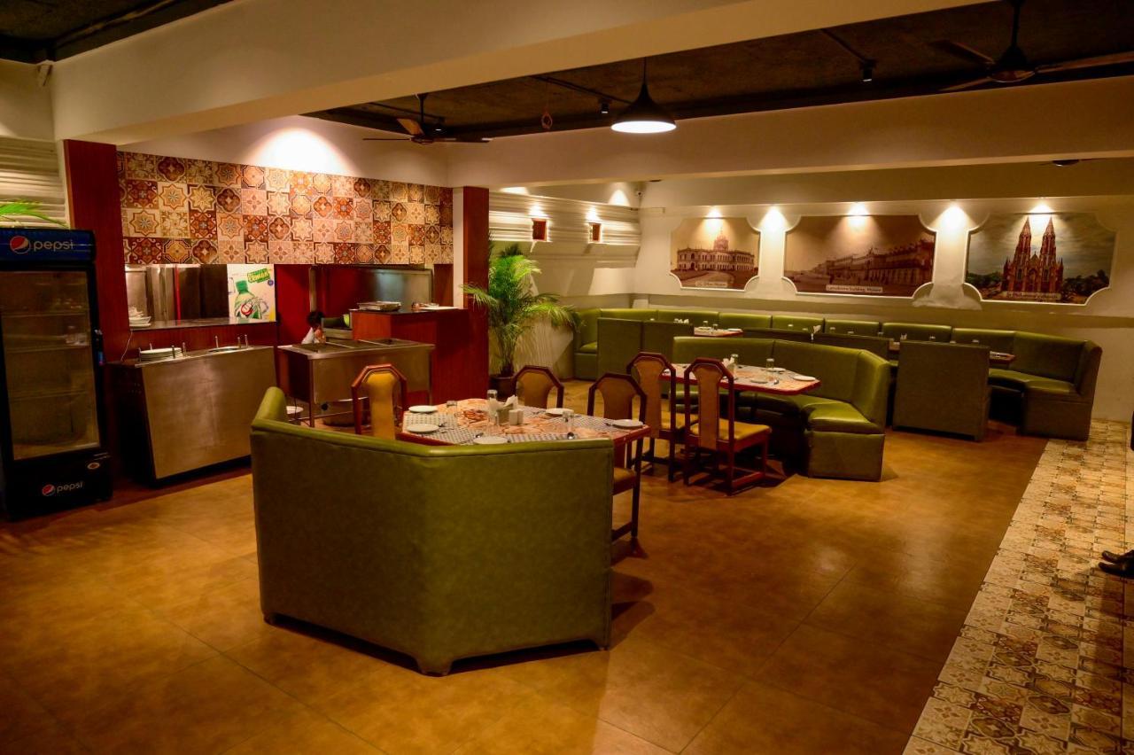 Maya'S Kings Kourt Mysore Exterior photo